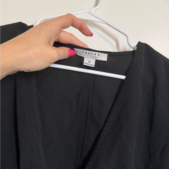 Black low cut twist crop top - Picture 2 of 9